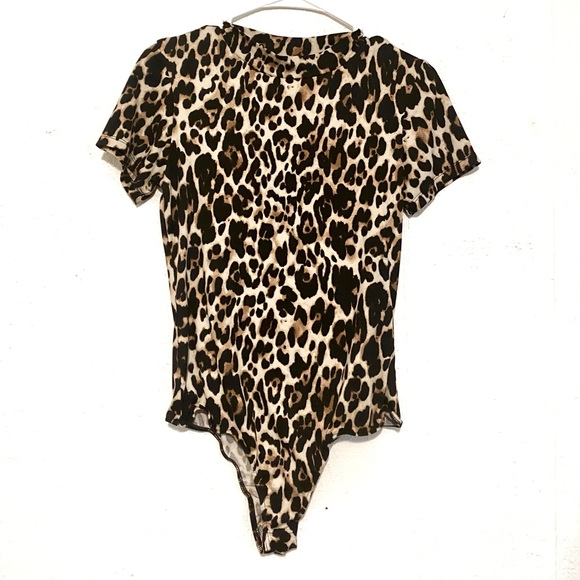 Active USA Tops - Cheetah Print Body Suit Turtle Neck Active USA M